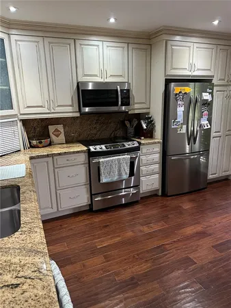 $4,800 | 925 Northeast 26th Avenue, Unit 925, Hallandale Beach, FL 33009