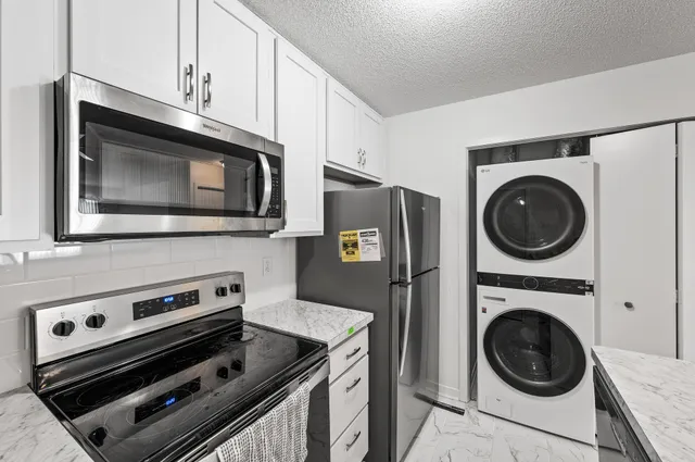 $187,000 | 8526 South Maplebrook Circle, Brooklyn Park, MN 55445