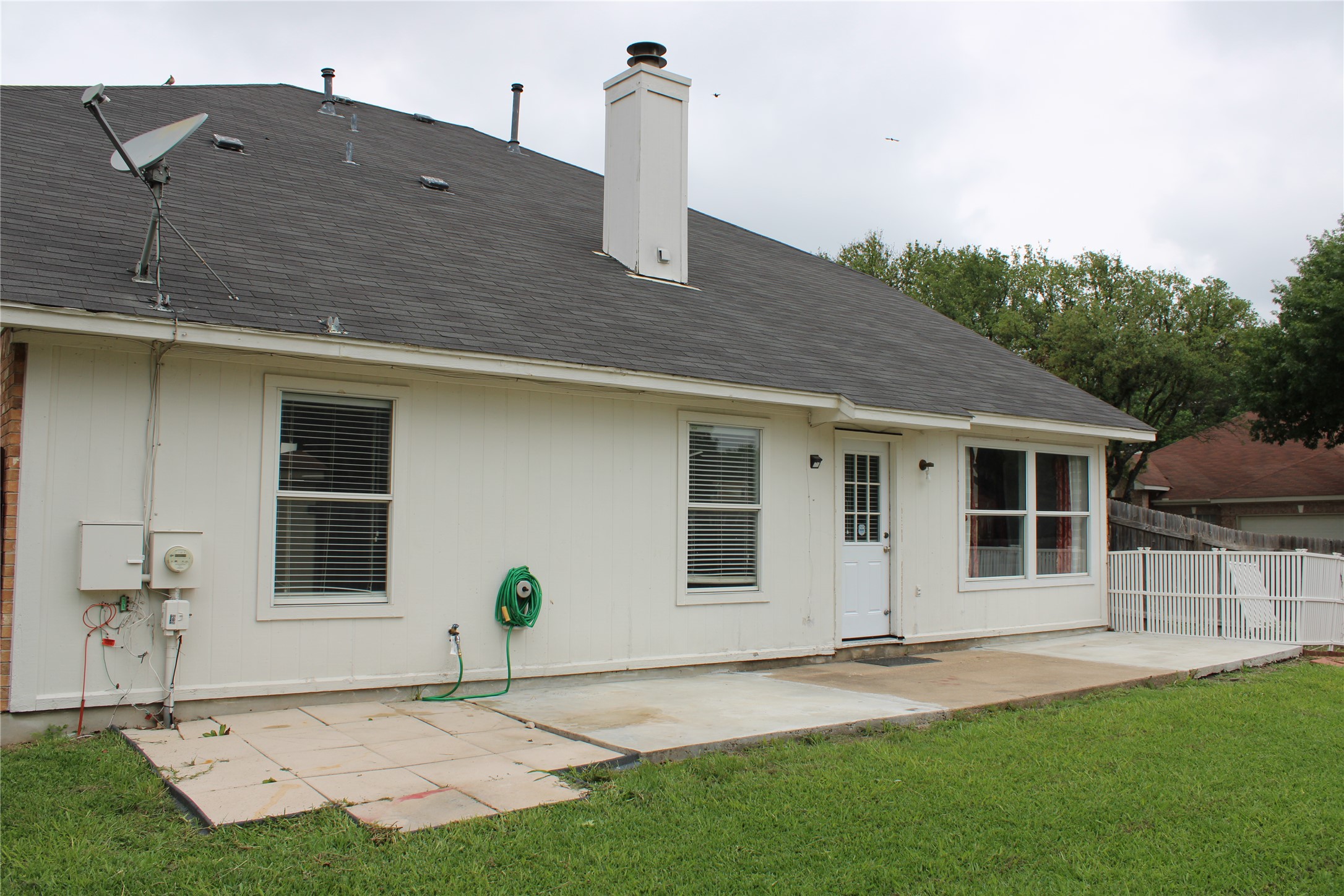 16205 Glorious Lane Pflugerville, TX 78660 - Photo 28 of 30 a house view with a garden space