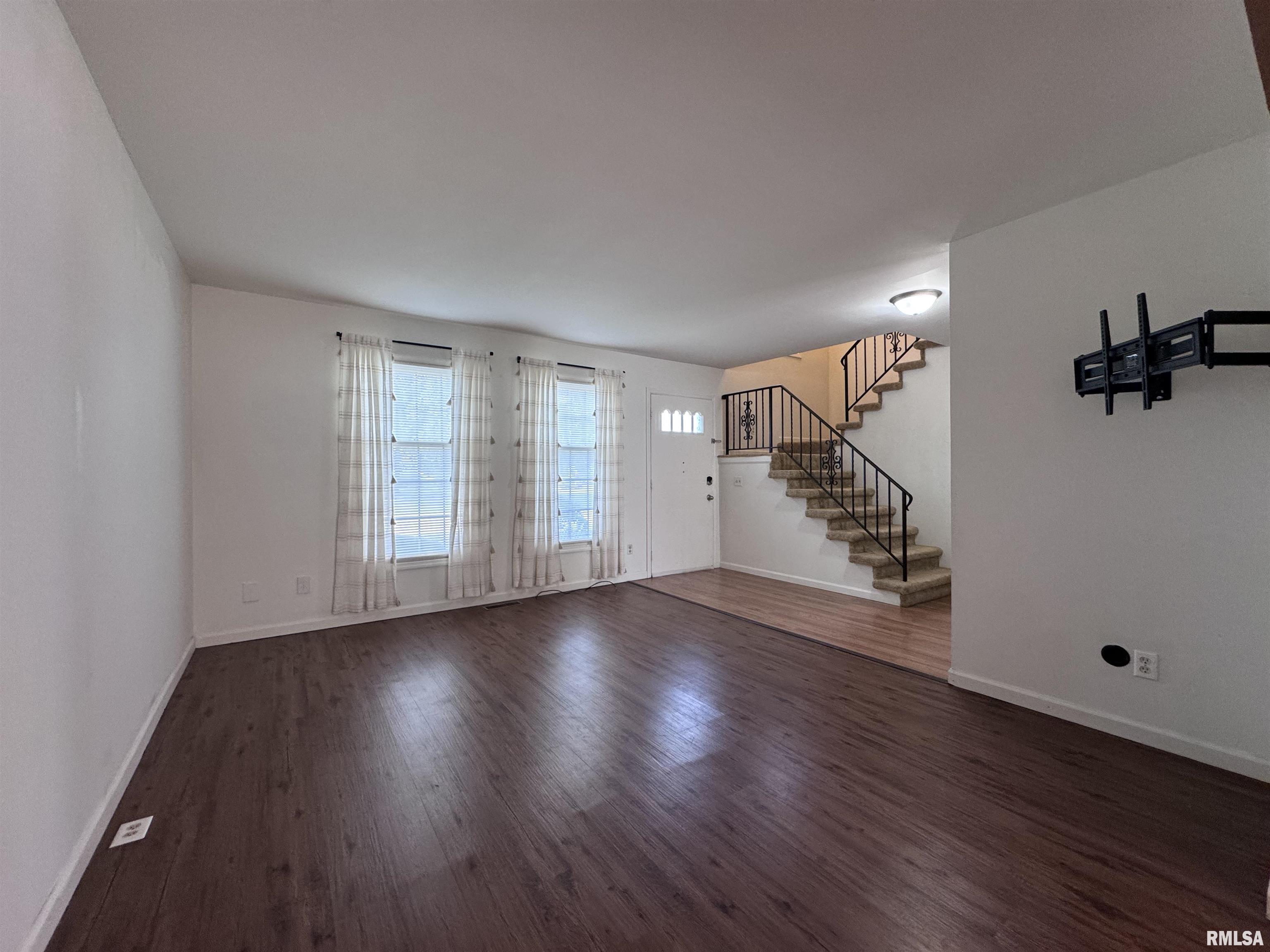25 South Yorktown Road Macomb, IL 61455 - Photo 6 of 33 Gallery Image 6