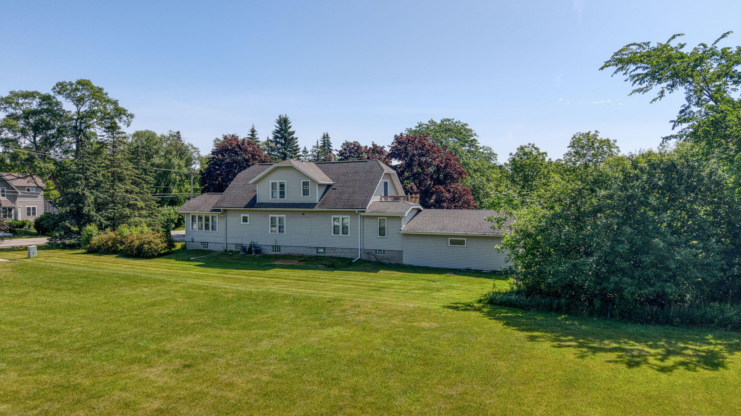 2029 West Donges Bay Road, Unit 2031 Mequon, WI 53092 - Photo 54 of 68 Back of Duplex