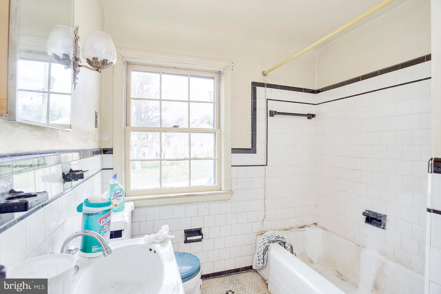 6616 Loch Hill Road Baltimore, MD 21239 - Photo 11 of 19 Gallery Image 11