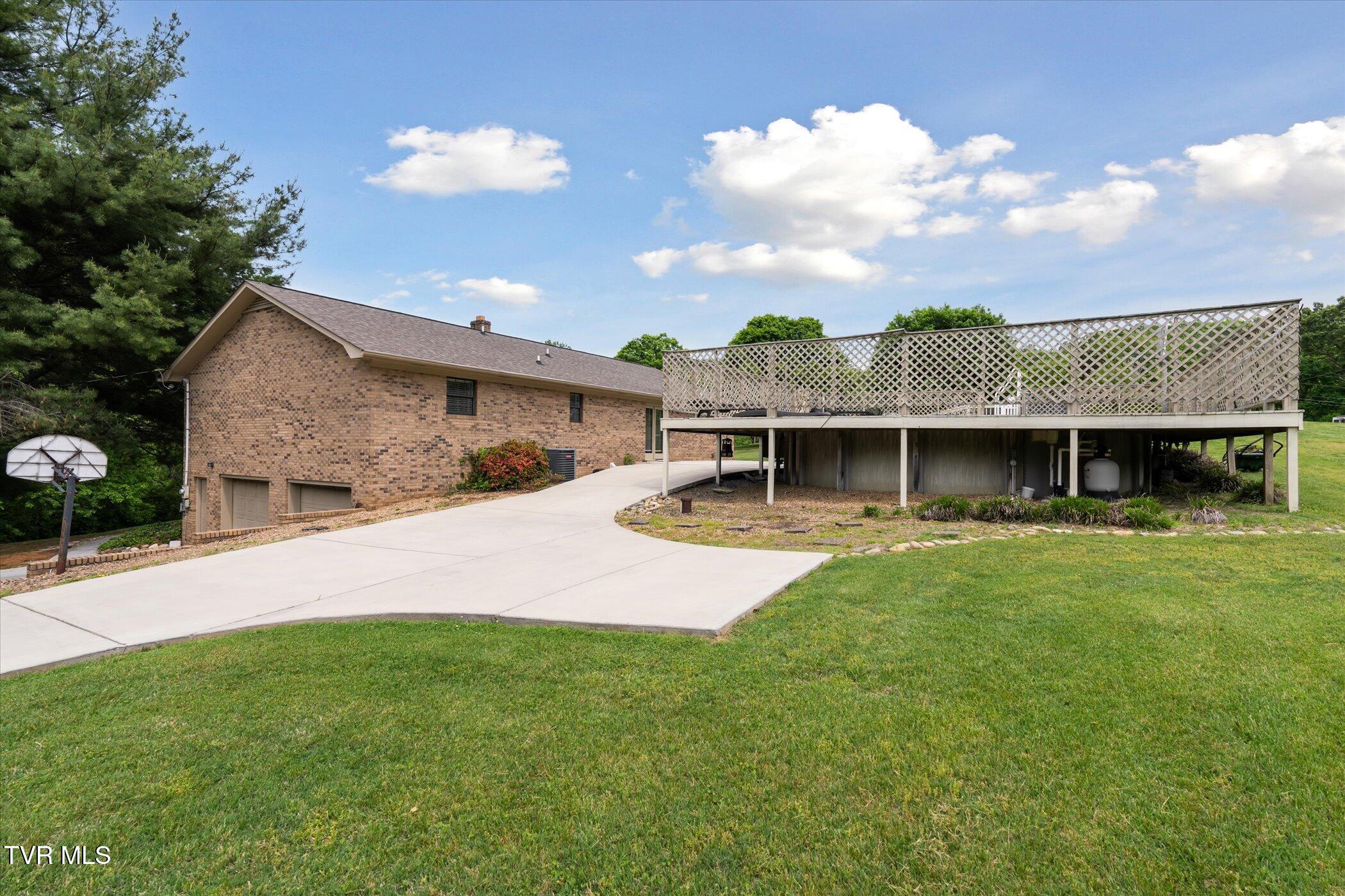 3263 Cherokee Drive Morristown, TN 37814 - Photo 12 of 69 68-3263-Cherokee-Dr-Morristown-TN-Window