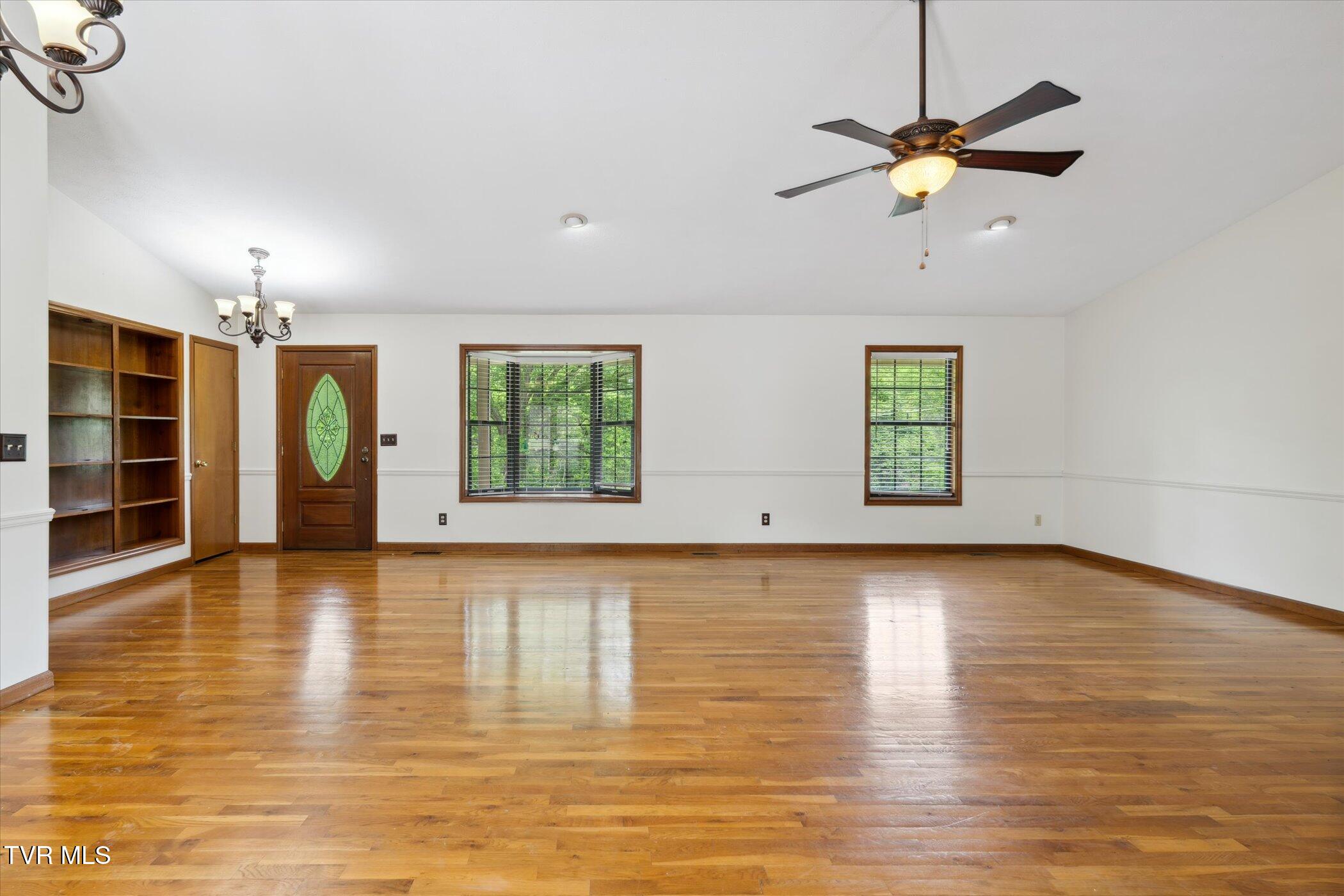 3263 Cherokee Drive Morristown, TN 37814 - Photo 19 of 69 11-3263-Cherokee-Dr-Morristown-TN-Window