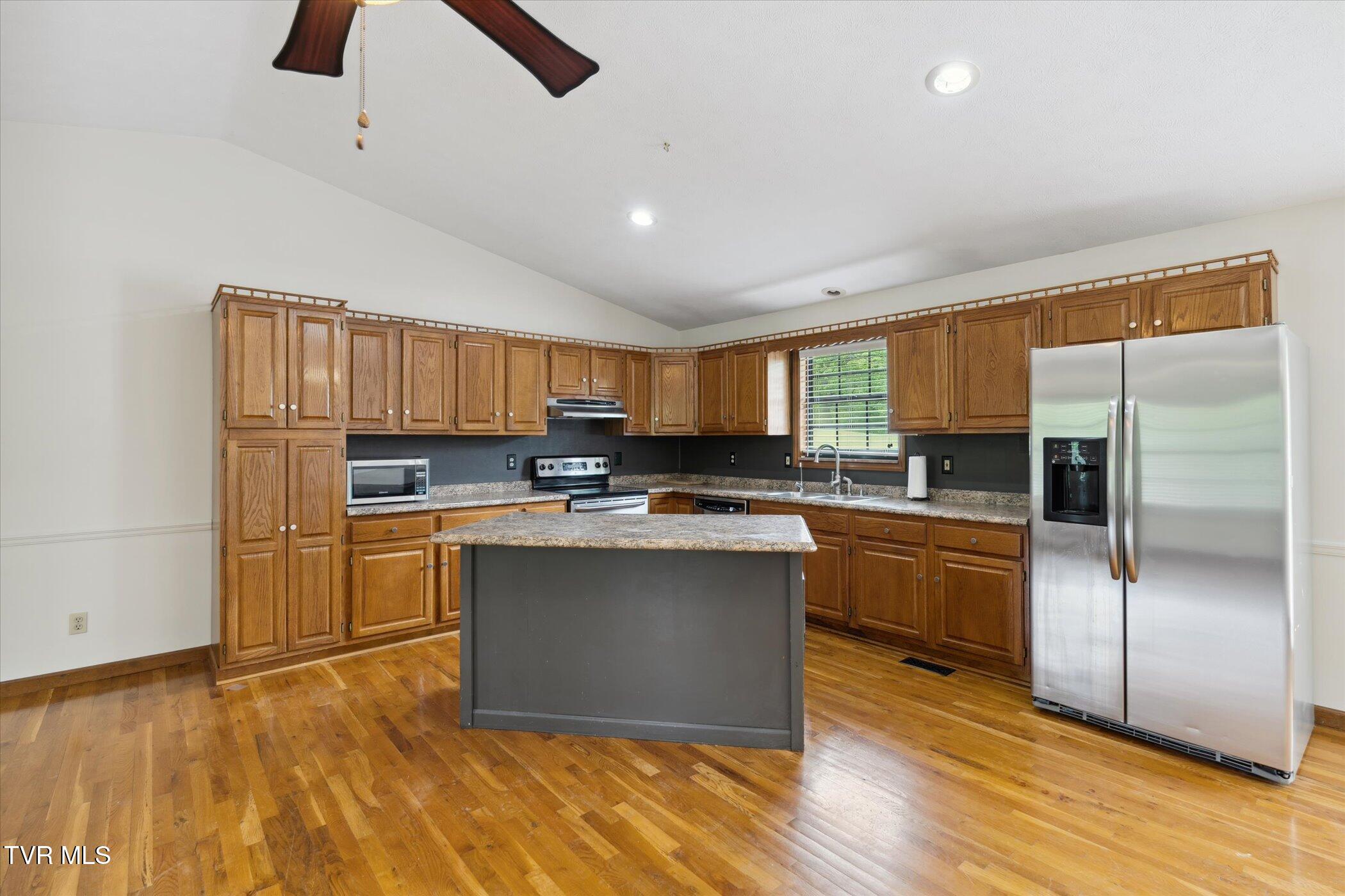 3263 Cherokee Drive Morristown, TN 37814 - Photo 27 of 69 19-3263-Cherokee-Dr-Morristown-TN-Window