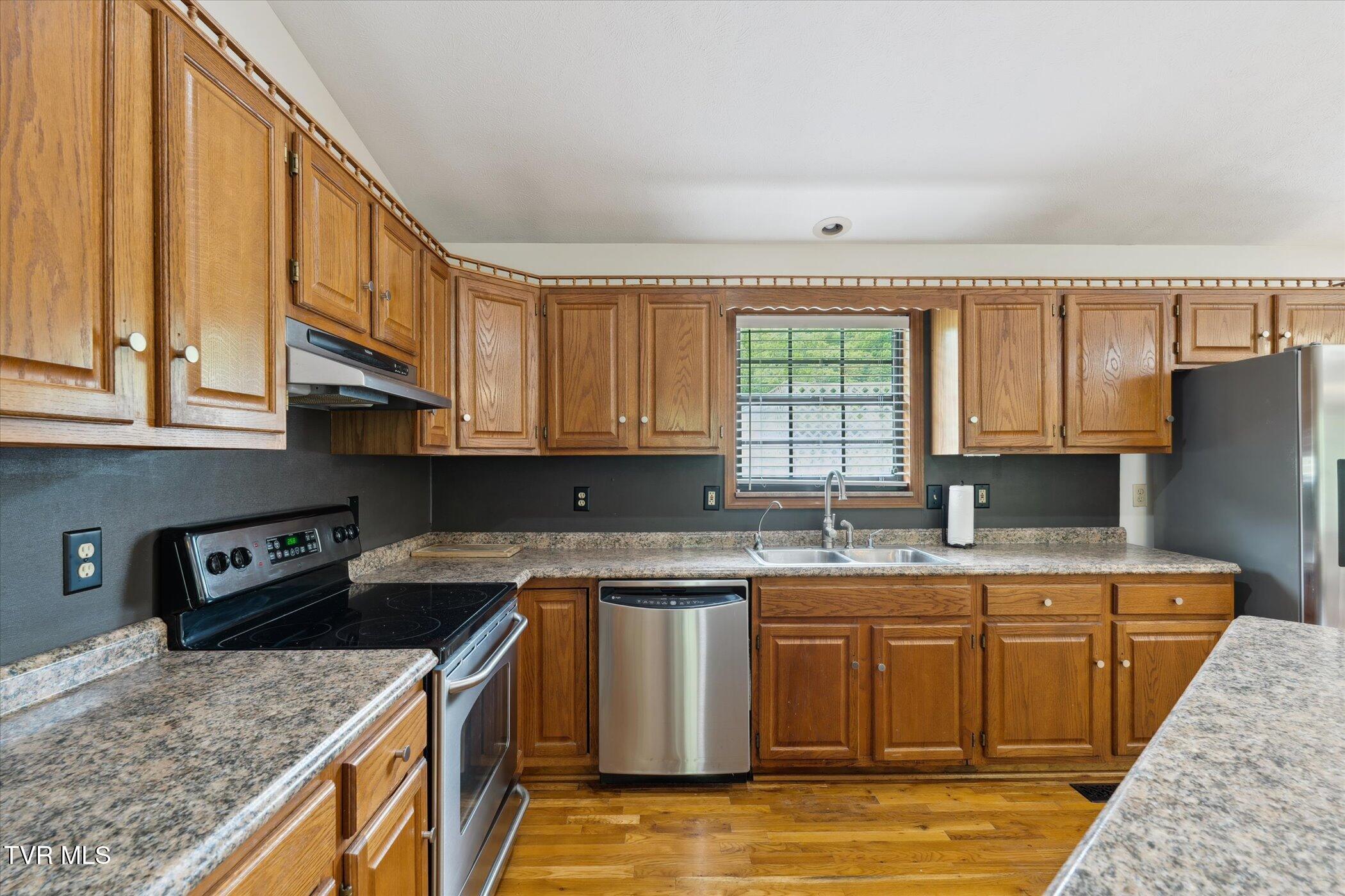 3263 Cherokee Drive Morristown, TN 37814 - Photo 34 of 69 26-3263-Cherokee-Dr-Morristown-TN-Window