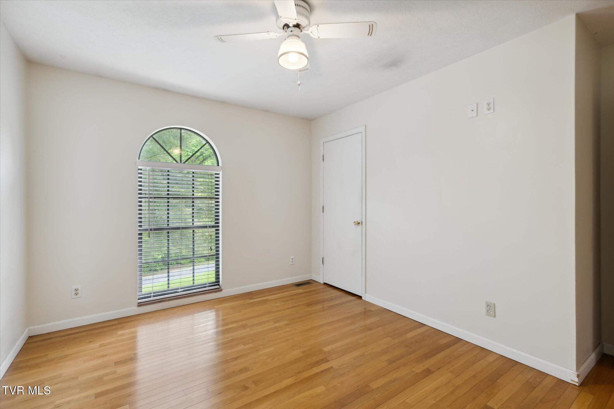 3263 Cherokee Drive Morristown, TN 37814 - Photo 47 of 69 38-3263-Cherokee-Dr-Morristown-TN-Window