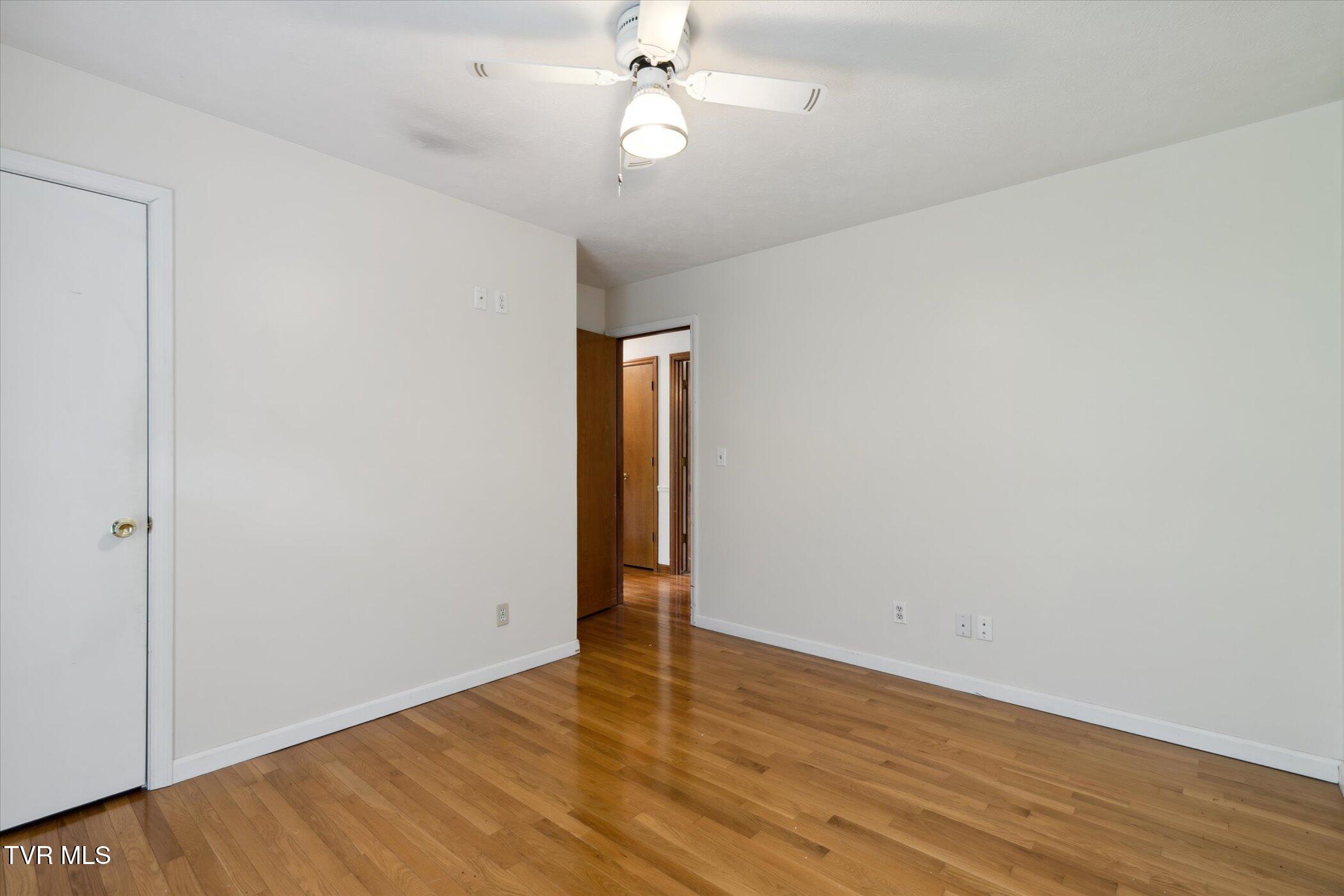 3263 Cherokee Drive Morristown, TN 37814 - Photo 48 of 69 39-3263-Cherokee-Dr-Morristown-TN-Window