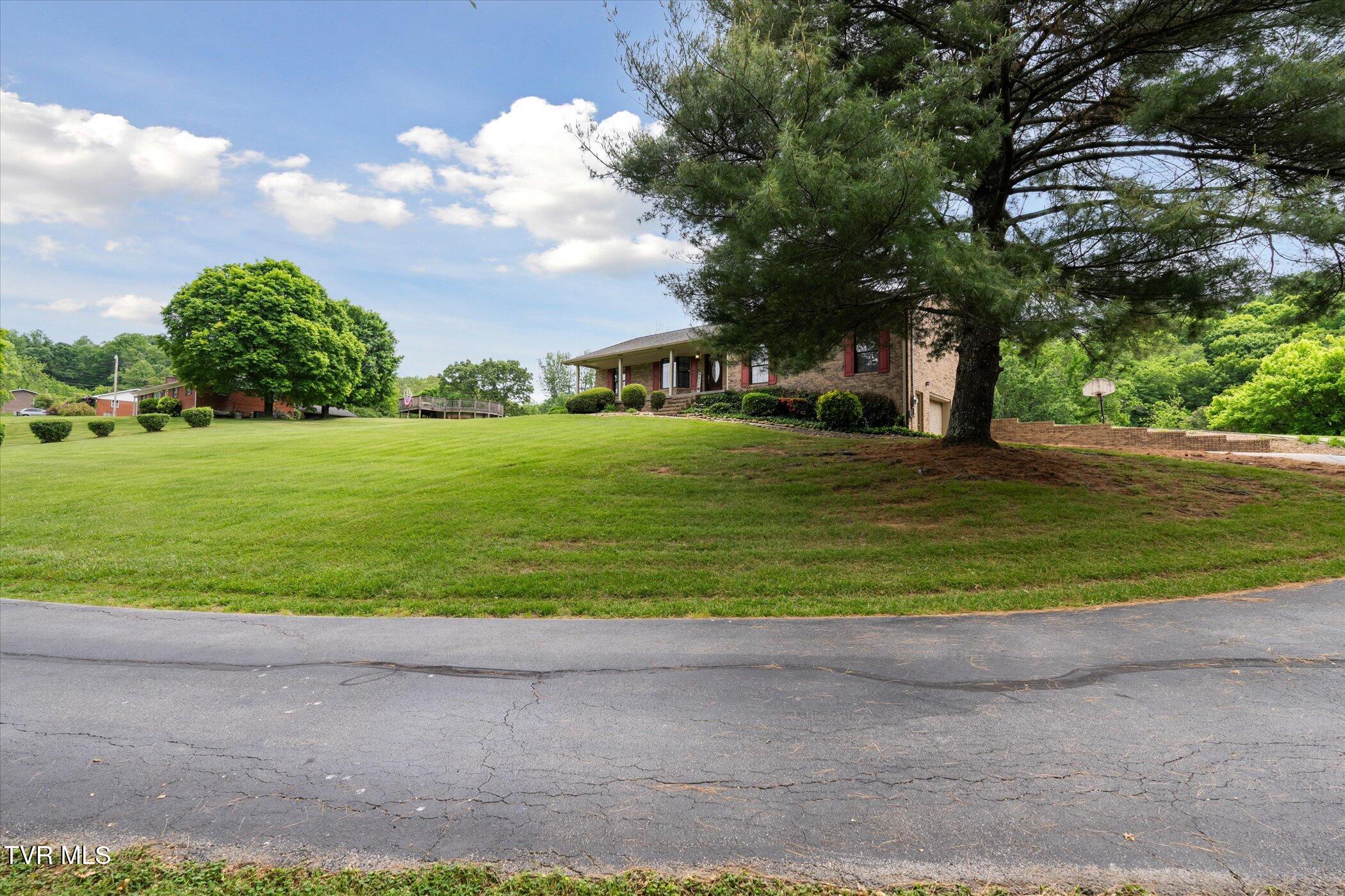 3263 Cherokee Drive Morristown, TN 37814 - Photo 5 of 69 03-3263-Cherokee-Dr-Morristown-TN-Window