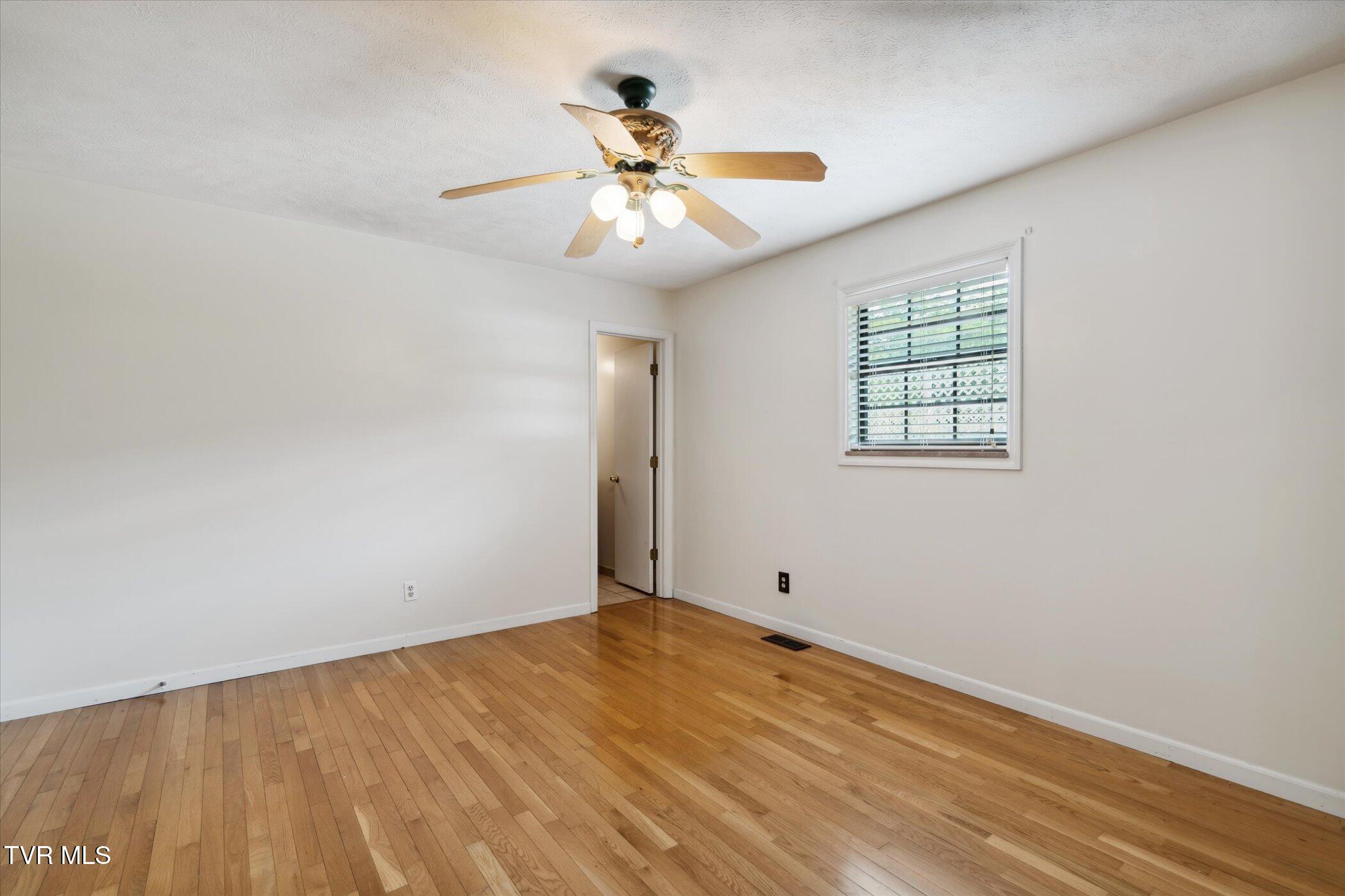 3263 Cherokee Drive Morristown, TN 37814 - Photo 52 of 69 43-3263-Cherokee-Dr-Morristown-TN-Window