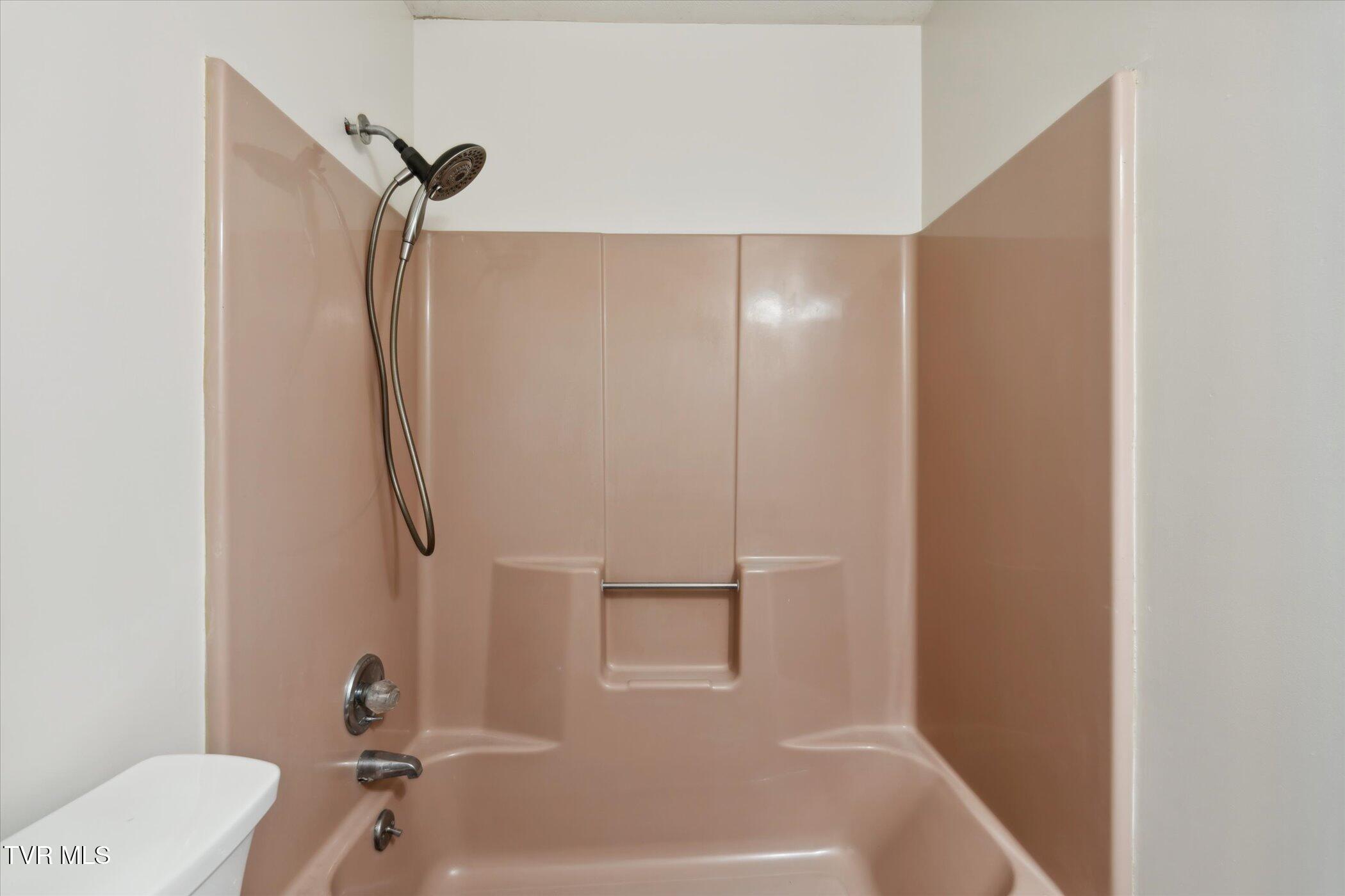 3263 Cherokee Drive Morristown, TN 37814 - Photo 56 of 69 47-3263-Cherokee-Dr-Morristown-TN-Window