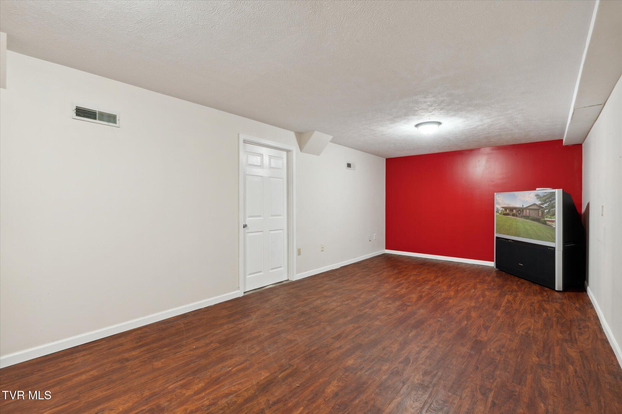 3263 Cherokee Drive Morristown, TN 37814 - Photo 57 of 69 48-3263-Cherokee-Dr-Morristown-TN-Window