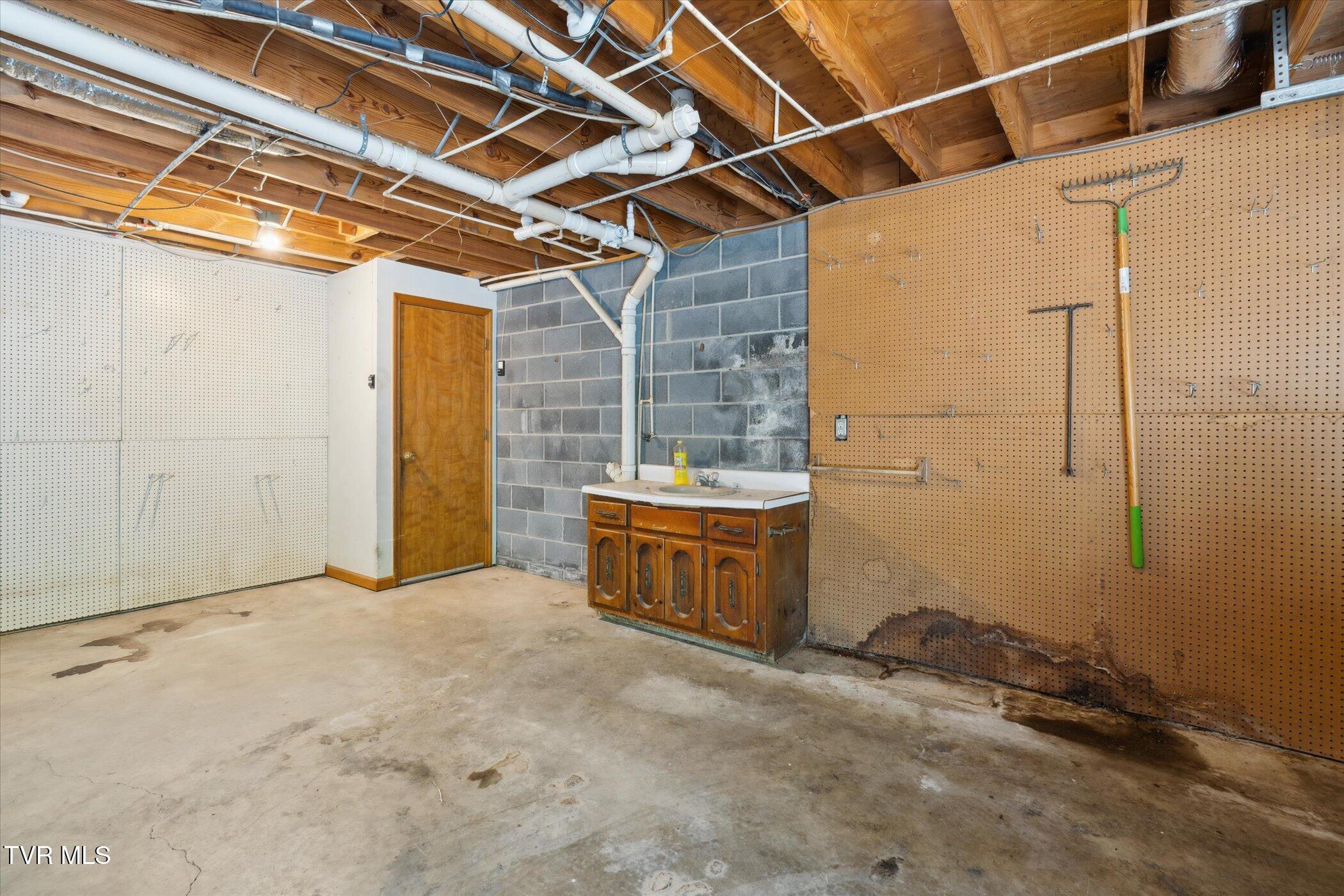 3263 Cherokee Drive Morristown, TN 37814 - Photo 63 of 69 55-3263-Cherokee-Dr-Morristown-TN-Window