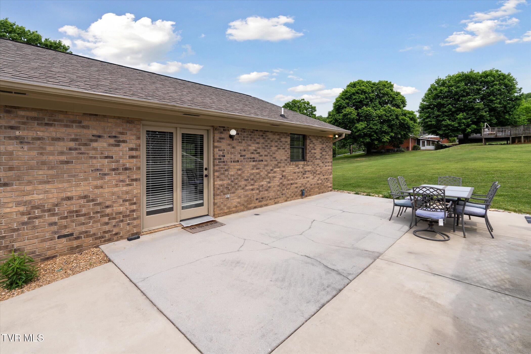 3263 Cherokee Drive Morristown, TN 37814 - Photo 65 of 69 57-3263-Cherokee-Dr-Morristown-TN-Window