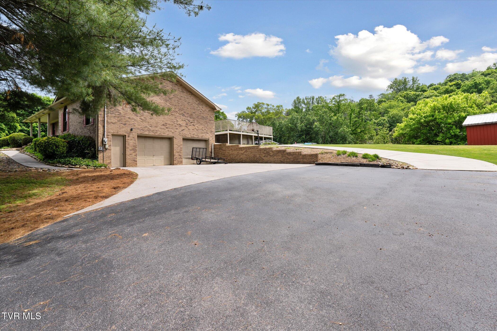 3263 Cherokee Drive Morristown, TN 37814 - Photo 8 of 69 64-3263-Cherokee-Dr-Morristown-TN-Window