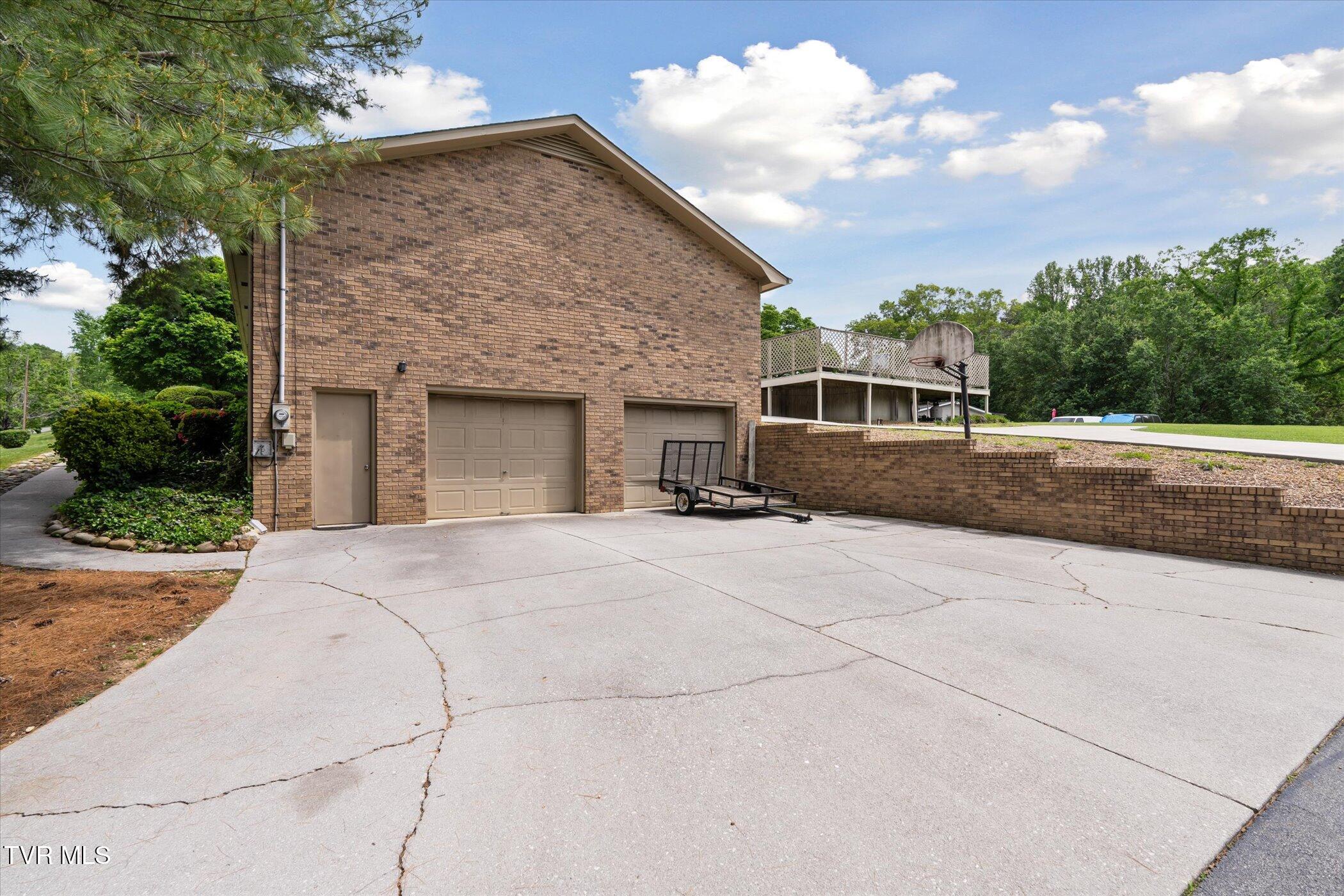 3263 Cherokee Drive Morristown, TN 37814 - Photo 9 of 69 65-3263-Cherokee-Dr-Morristown-TN-Window