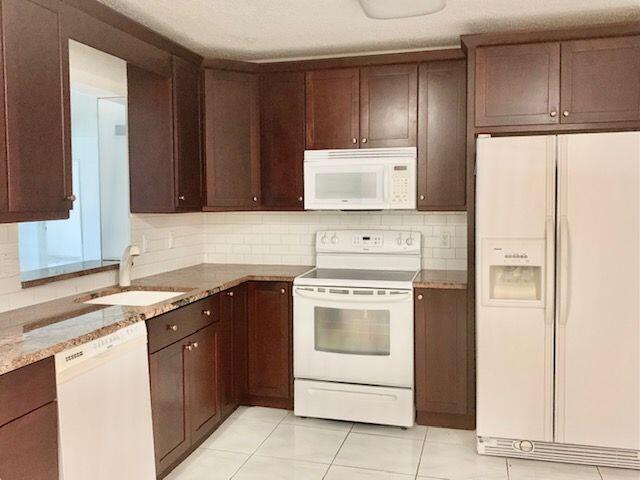 18871 Stewart Circle, Unit 6 Boca Raton, FL 33496 - Photo 3 of 21 Kitchen