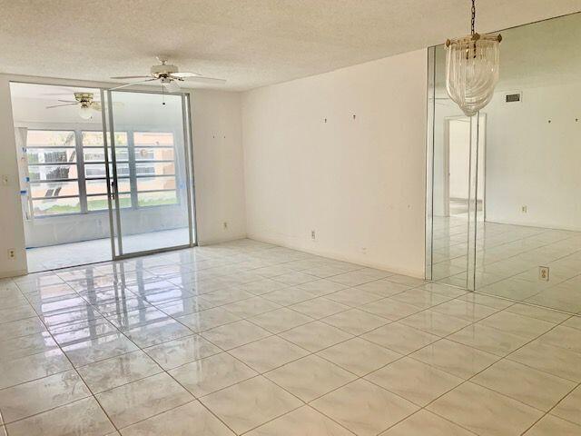 18871 Stewart Circle, Unit 6 Boca Raton, FL 33496 - Photo 4 of 21 Living/Dining