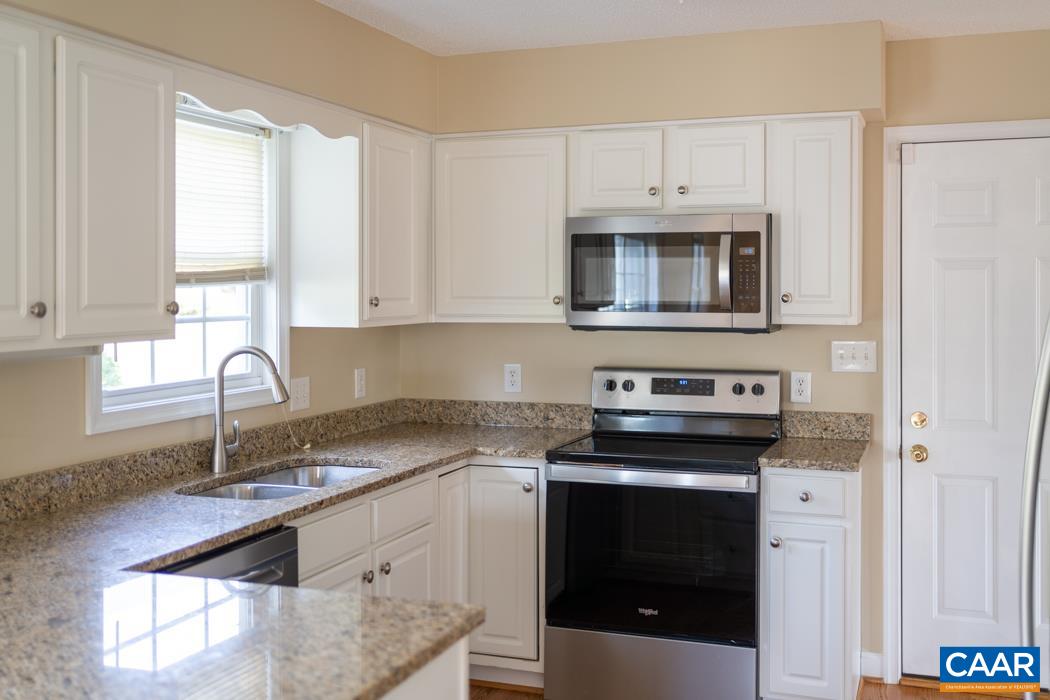 1636 Chatham Road Waynesboro, VA 22980 - Photo 3 of 64 Gallery Image 3