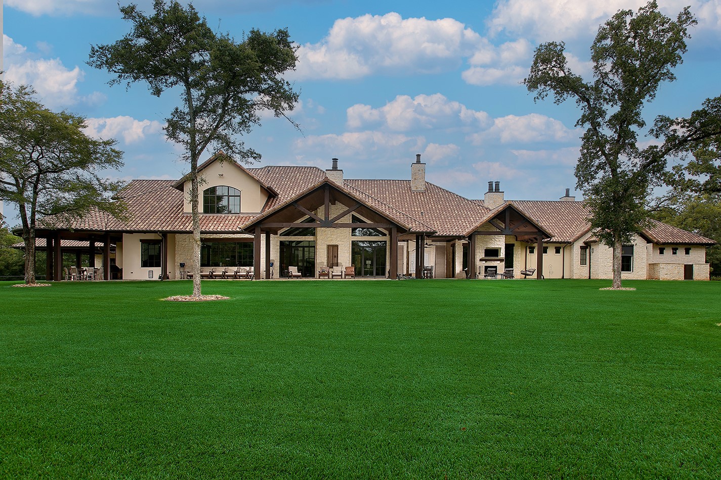 40693 Center Hill Road Hempstead, TX 77445 - Photo 38 of 50 a front view of a house with a garden