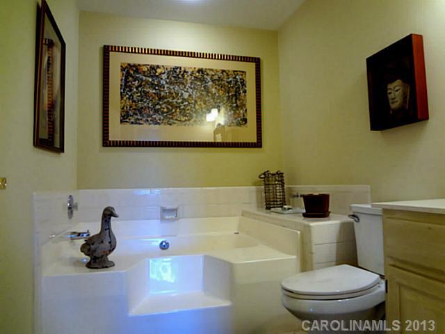 2827 Sharon View Road, Unit 2827 Charlotte, NC 28210 - Photo 12 of 16 Gallery Image 12