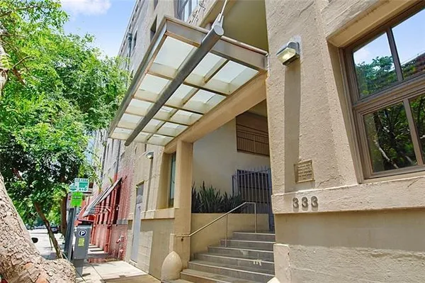 $2,200 | 333 Julia Street, Unit 204, New Orleans, LA 70130