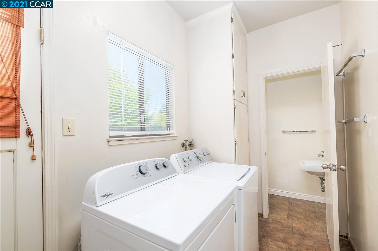 348 Barrett Circle Danville, CA 94526 - Photo 23 of 23 a bathroom with a sink a mirror and a bathtub