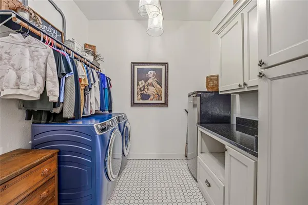 $925,000 | 907 Cherry Street, Graham, TX 76450