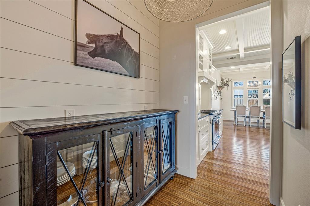 907 Cherry Street Graham, TX 76450 - Photo 9 of 40