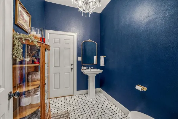 $925,000 | 907 Cherry Street, Graham, TX 76450