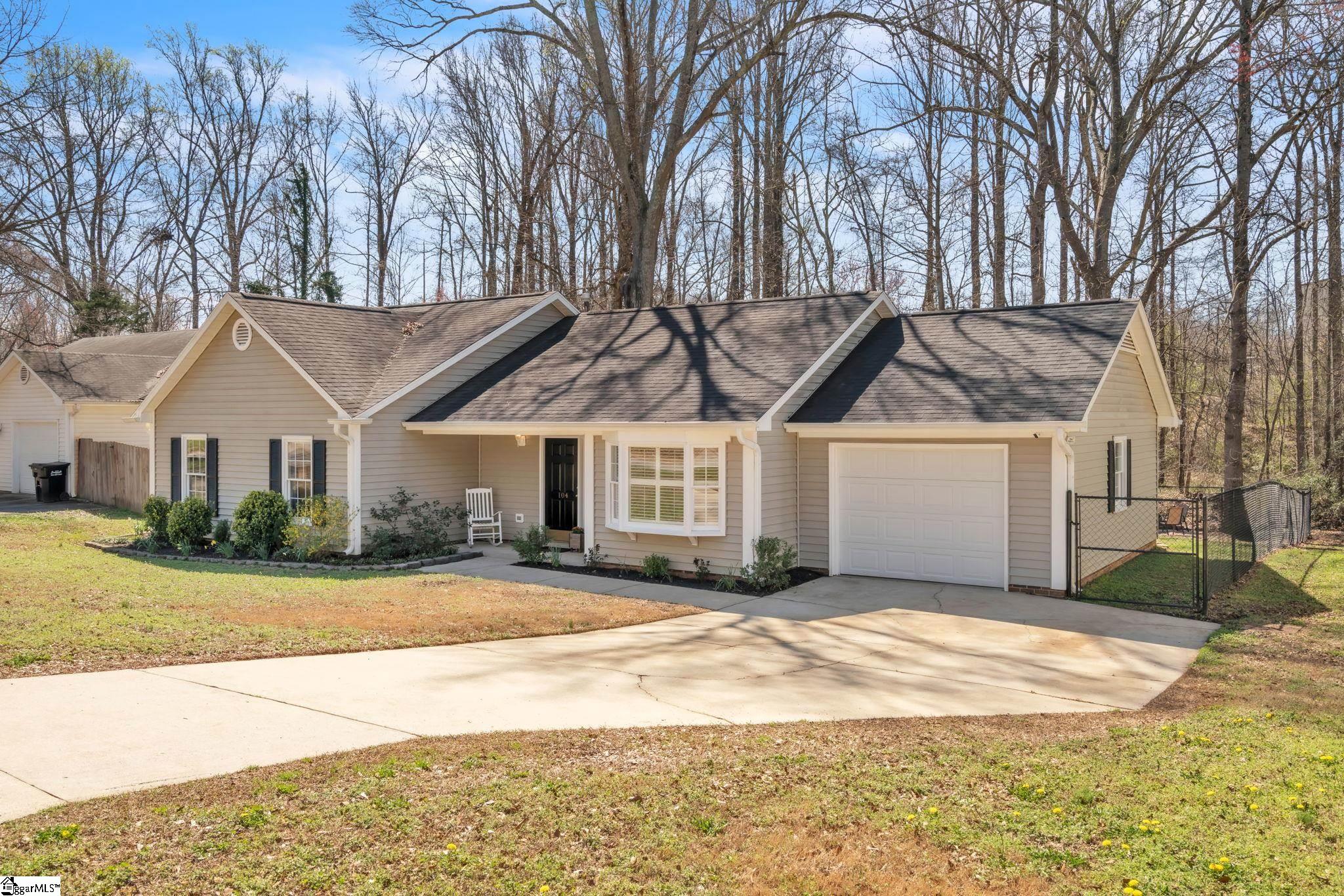 104 Boxelder Lane Simpsonville, SC 29680 - Photo 8 of 31 Gallery Image 8