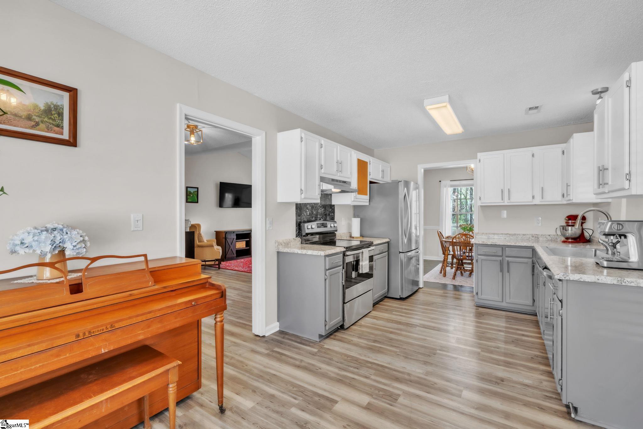 104 Boxelder Lane Simpsonville, SC 29680 - Photo 10 of 31