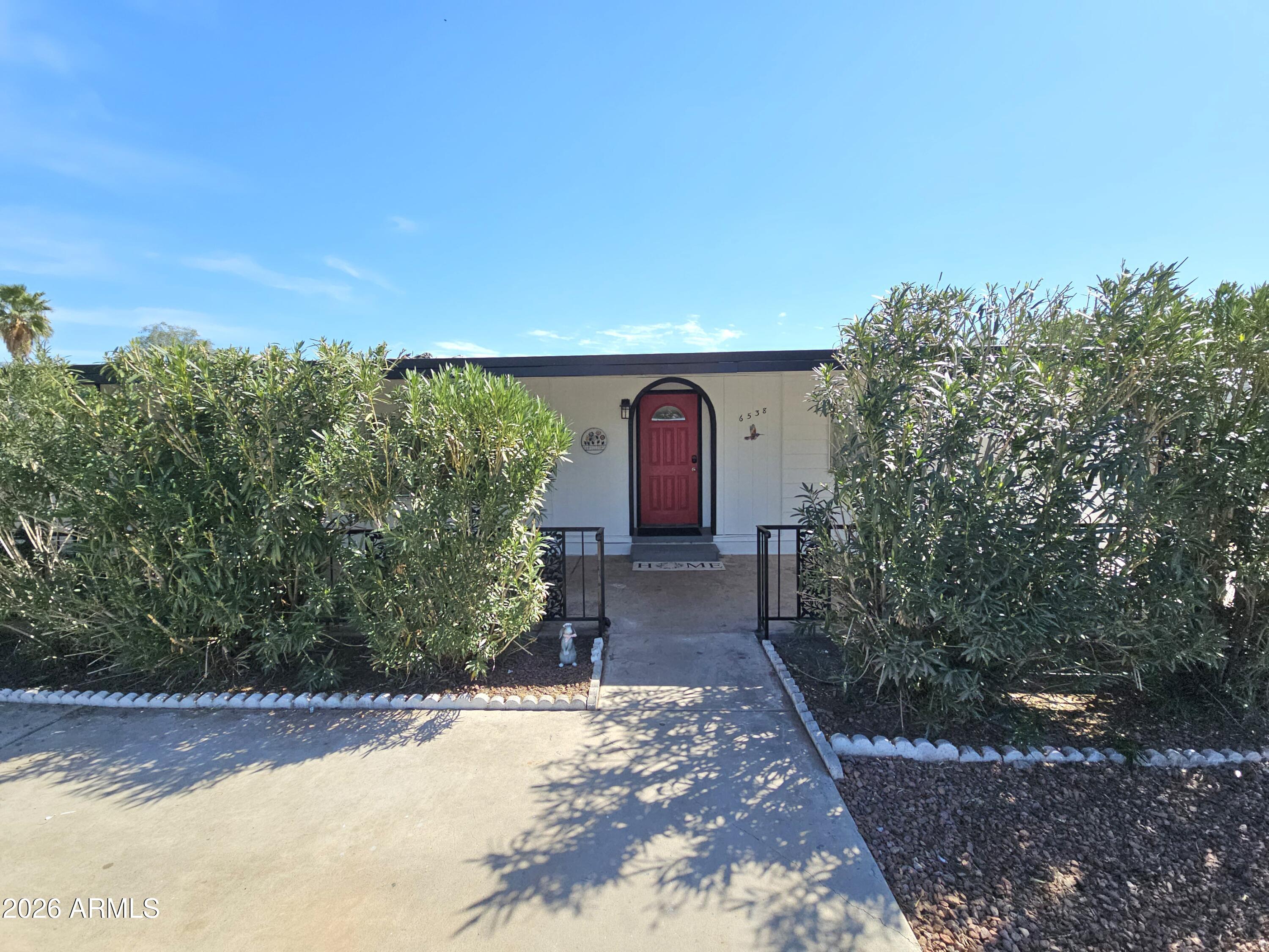 6538 West Hatcher Road Glendale, AZ 85302 - Photo 2 of 21 1000021770