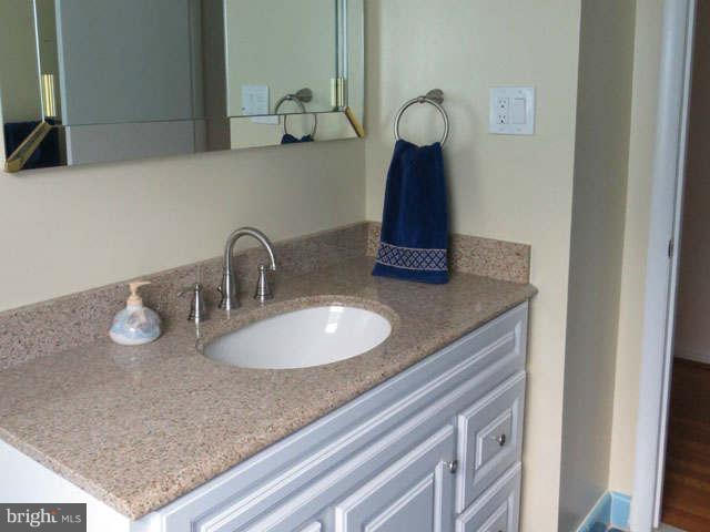 1204 North Belgrade Road Silver Spring, MD 20902 - Photo 15 of 25 Bath