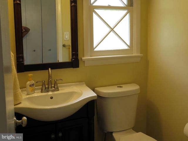 1204 North Belgrade Road Silver Spring, MD 20902 - Photo 16 of 25 Bath