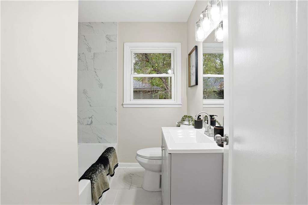 634 Daniel Avenue Decatur, GA 30032 - Photo 4 of 48