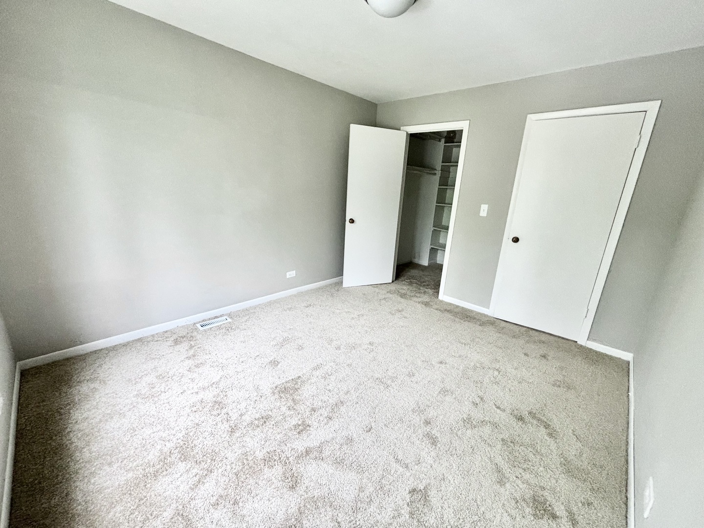 615 North Blanchard Street Wheaton, IL 60187 - Photo 13 of 19 a view of an empty room