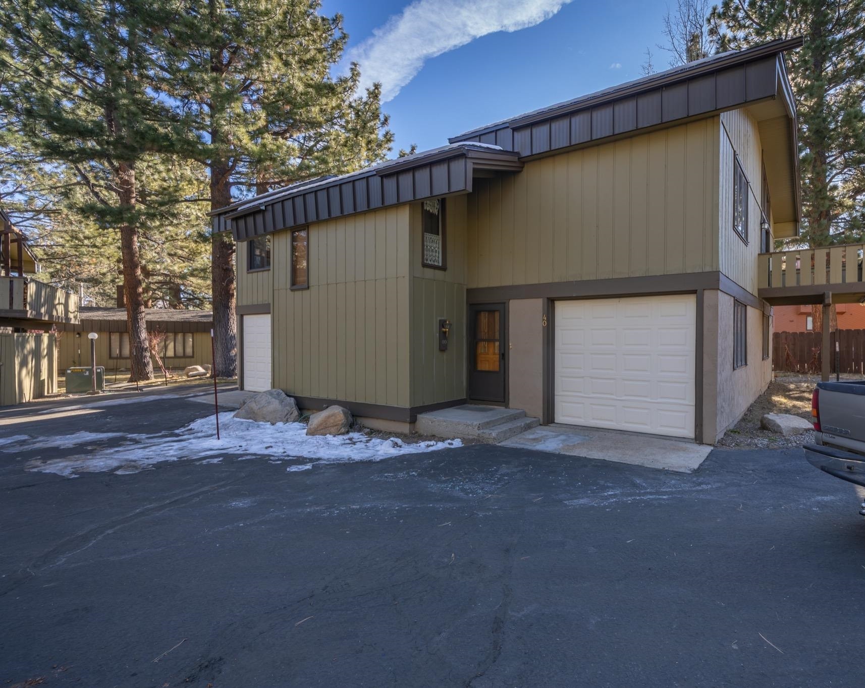 3251-40 Chateau Road, Unit 40 Mammoth Lakes, CA 93546 - Photo 26 of 31 a house with a outdoor space