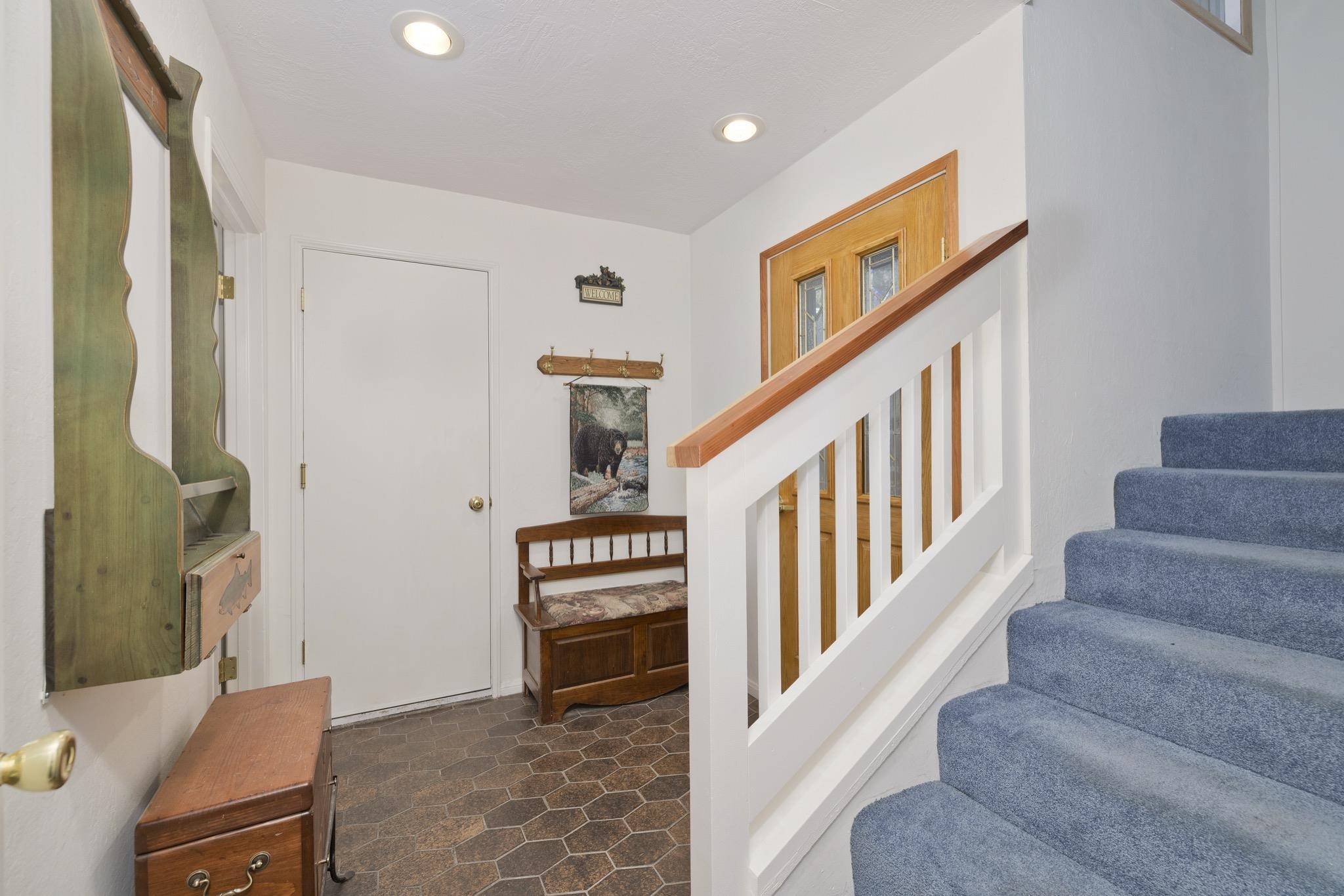 3251-40 Chateau Road, Unit 40 Mammoth Lakes, CA 93546 - Photo 9 of 31 a view of entryway and hall with wooden floor