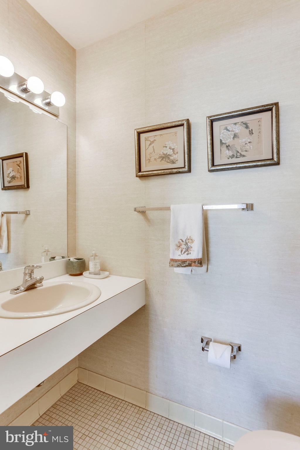 2102 Military Road Arlington, VA 22207 - Photo 16 of 40 2nd Level Half Bath