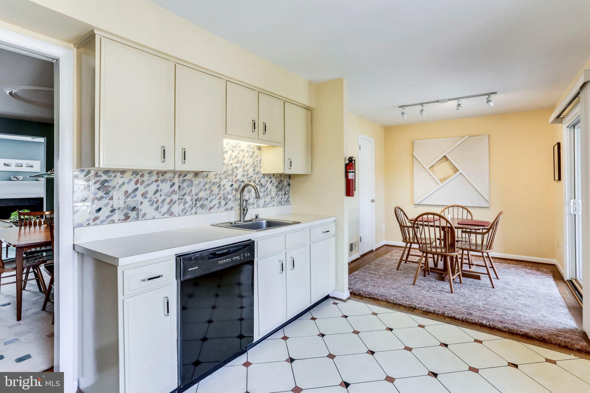 2102 Military Road Arlington, VA 22207 - Photo 18 of 40 Kitchen