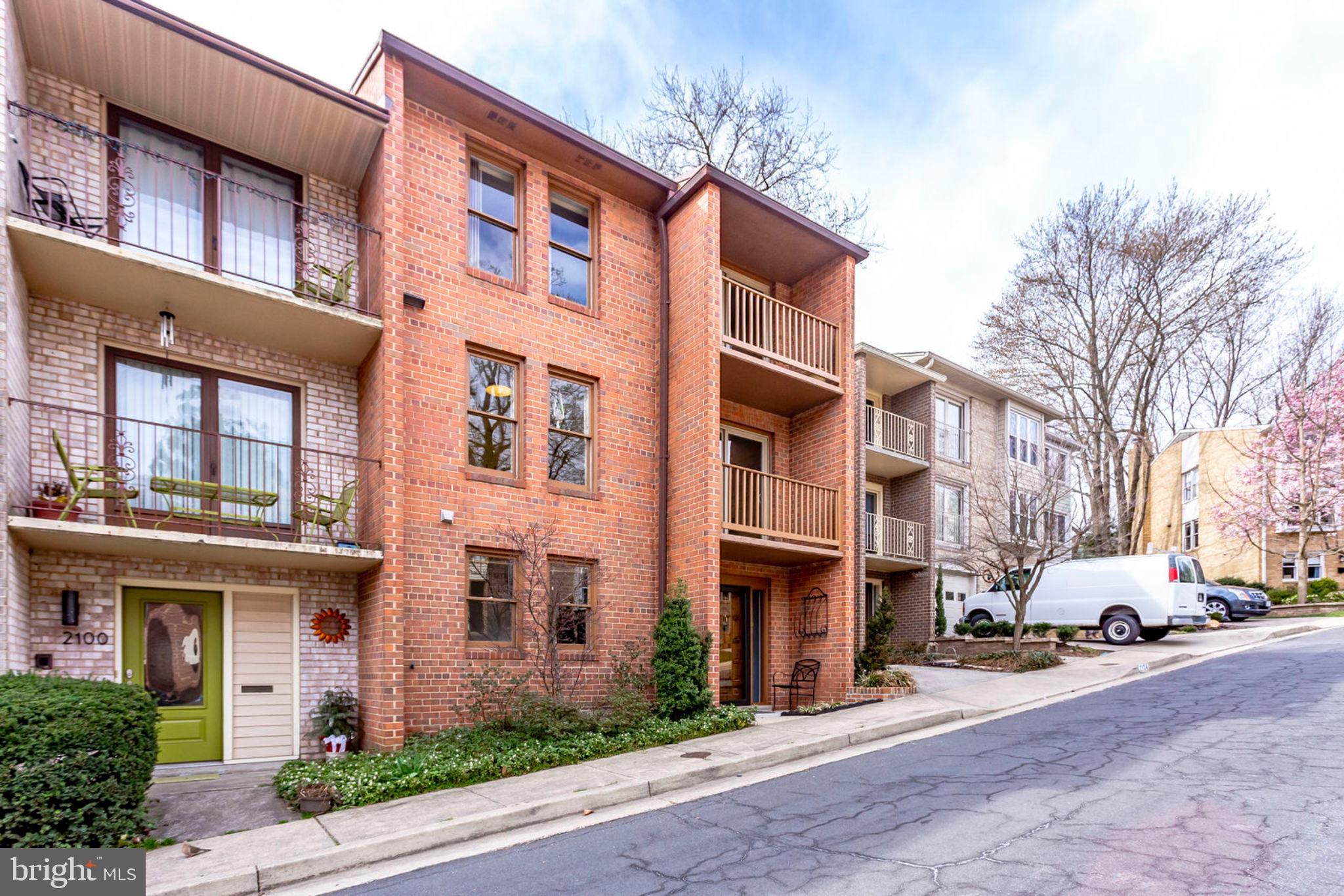 2102 Military Road Arlington, VA 22207 - Photo 3 of 40 Great location in Cherrydale!
