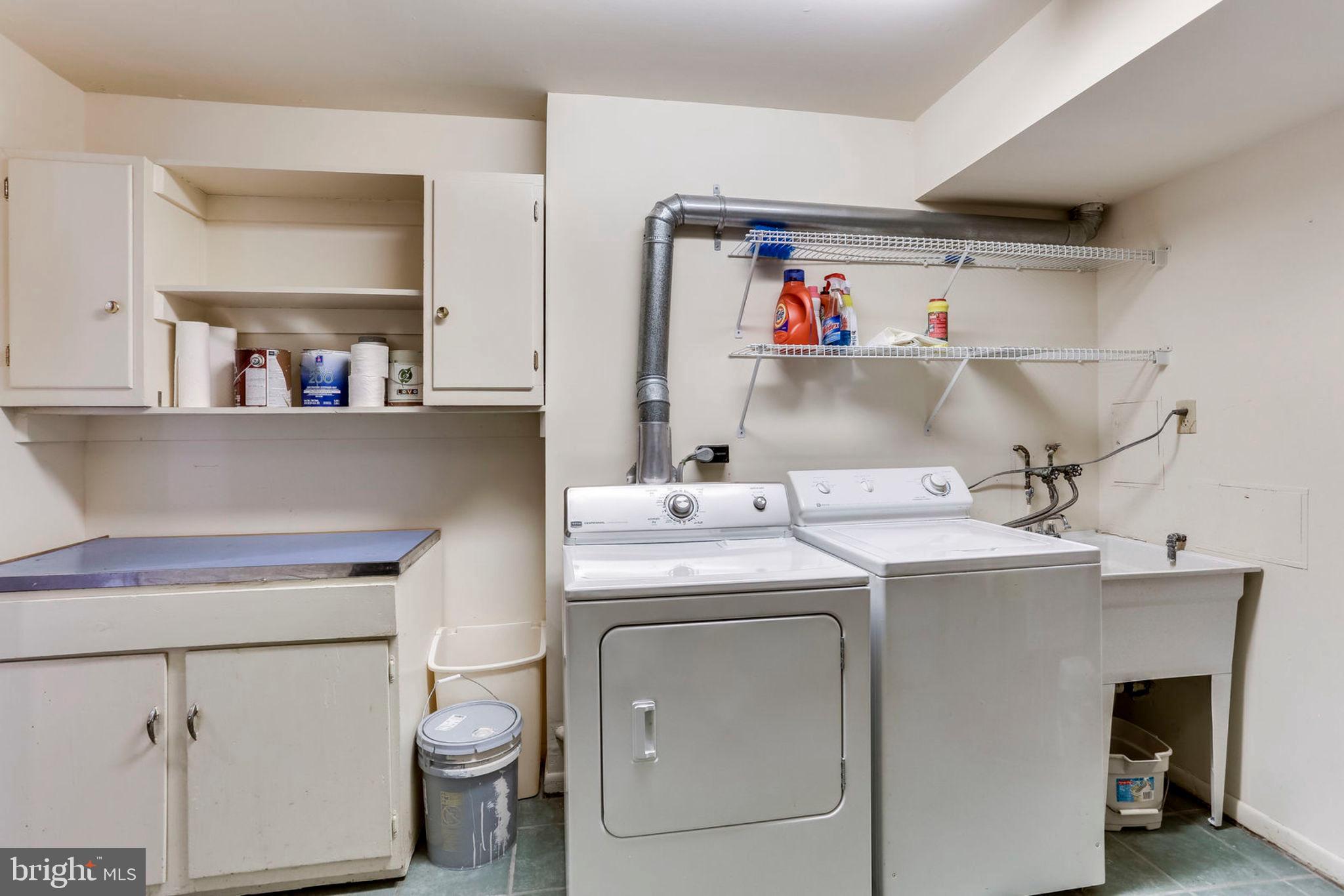 2102 Military Road Arlington, VA 22207 - Photo 9 of 40 Large Laundry Room