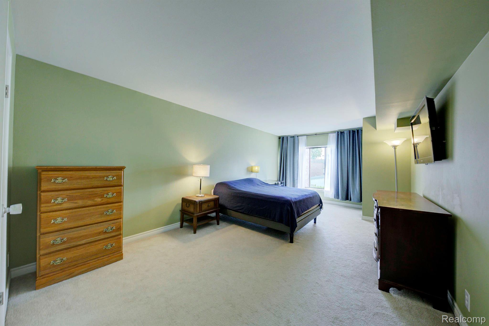 1325 South Maple Road, Unit 202 Ann Arbor, MI 48103 - Photo 19 of 30 1325 Maple #202