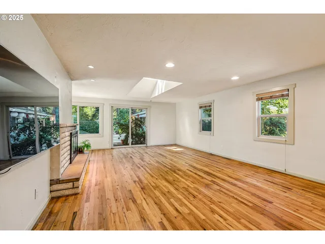 a picture of empty room