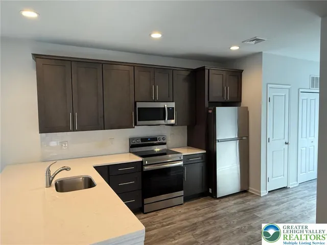 $2,200 | 1332 Genoa Street, Unit 2, Bethlehem, PA 18018