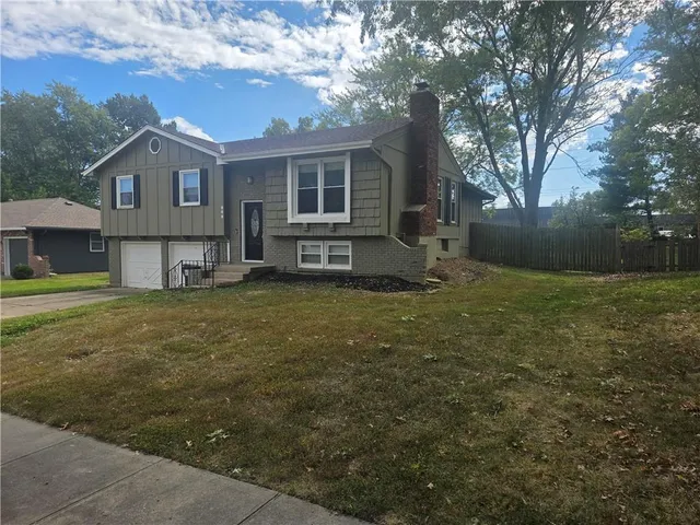 $290,000 | 809 Northeast Mulberry Street, Lee's Summit, MO 64086