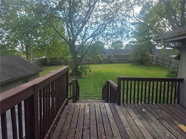 $290,000 | 809 Northeast Mulberry Street, Lee's Summit, MO 64086