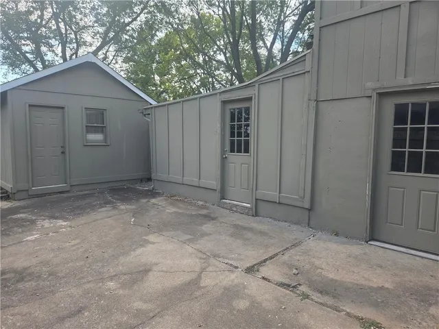 $290,000 | 809 Northeast Mulberry Street, Lee's Summit, MO 64086