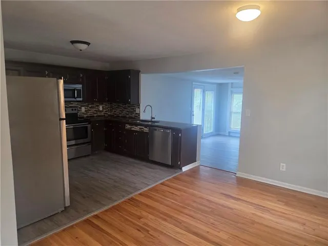 $290,000 | 809 Northeast Mulberry Street, Lee's Summit, MO 64086